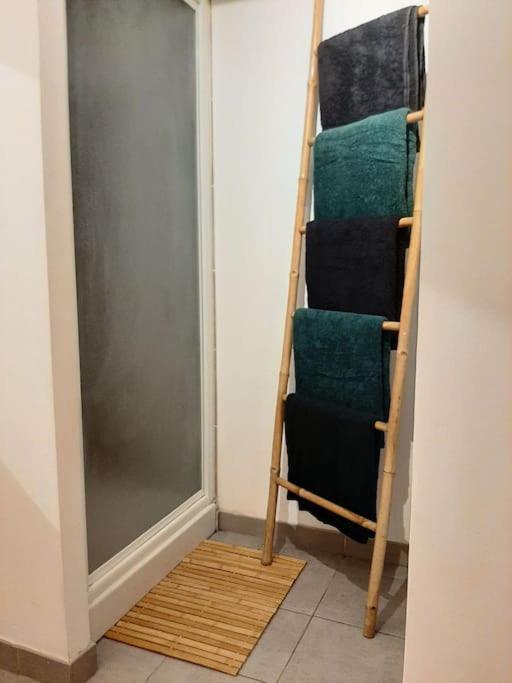 Proche Aeroport A Pied O' Jungle Apartment Tillé Екстериор снимка